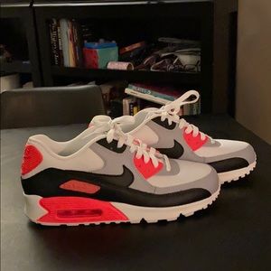 BTWT. No box. Spotless NEVER worn.